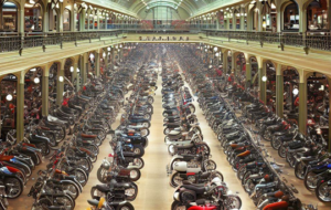 Motorrad-Kategorien, Motorradverkaufsraum