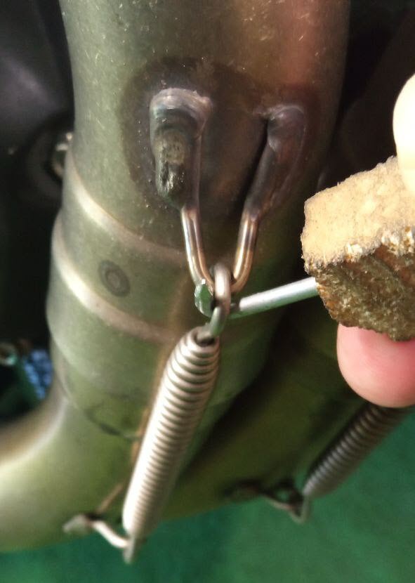 Abzieher für Federn an Auspuffanlagen